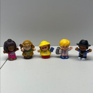 Bundle of 5 Little People.